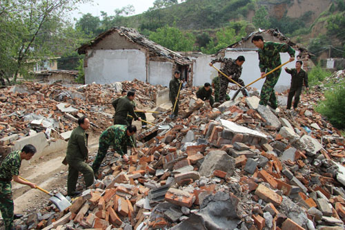 桃園社區(qū)雨季“三防”應(yīng)急演練 桃園社區(qū)雨季“三防”應(yīng)急演練