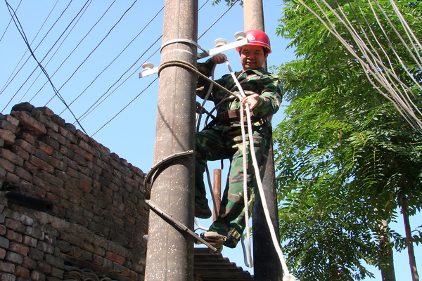 圖為：選手認(rèn)真操作