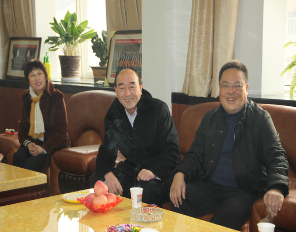 其樂融融.
