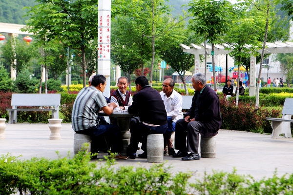 文化廣場(chǎng)上休閑娛樂(lè)