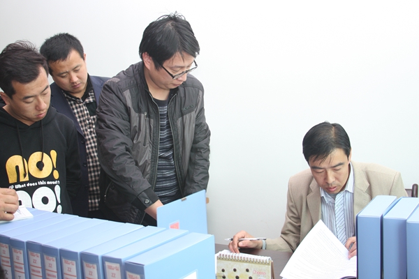 審核組分組對黨建質(zhì)量管理體系運(yùn)行情況進(jìn)行內(nèi)部審核