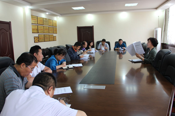 銅富公司迅速學(xué)習(xí)傳達(dá)銅川礦務(wù)局轉(zhuǎn)發(fā)中央、省、市、集團(tuán)公司《國(guó)有企業(yè)職工家屬區(qū)“三供一業(yè)”分離移交工作》相關(guān)文件精神 銅富公司迅速學(xué)習(xí)傳達(dá)銅川礦務(wù)局轉(zhuǎn)發(fā)中央、省、市、集團(tuán)公司《國(guó)有企業(yè)職工家屬區(qū)“三供一業(yè)”分離移交工作》相關(guān)文件精神