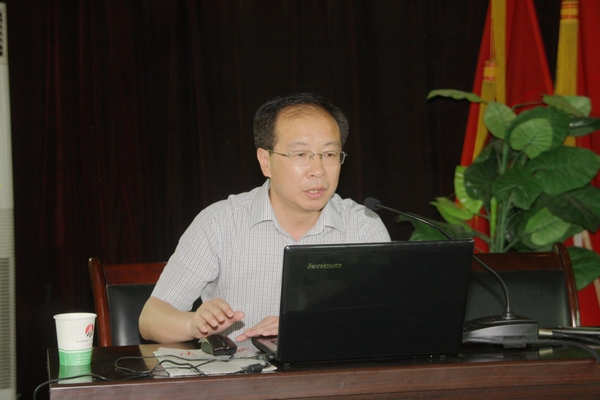 淮南國家瓦斯治理中心項目部經理周其同為現(xiàn)場授課